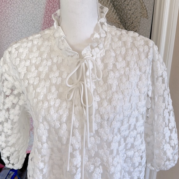 NWOT Marc New York Andrew Marc lace top - Picture 2 of 4